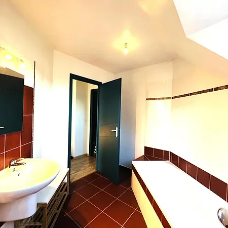Maison 6 Pieces 8 Personnes Proche Du Fort-bloque - Wifi - Eva